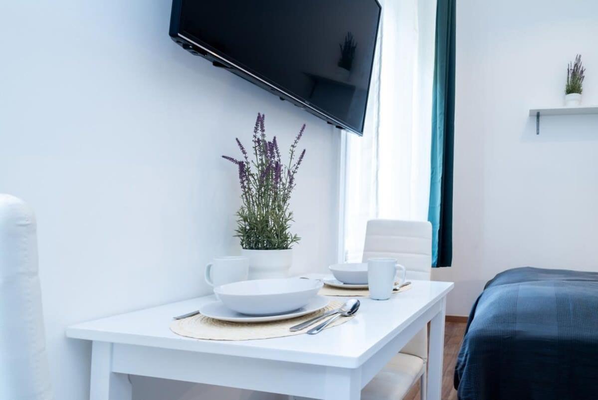 Modern Intimate Studio In The Center Βουδαπέστη Εξωτερικό φωτογραφία
