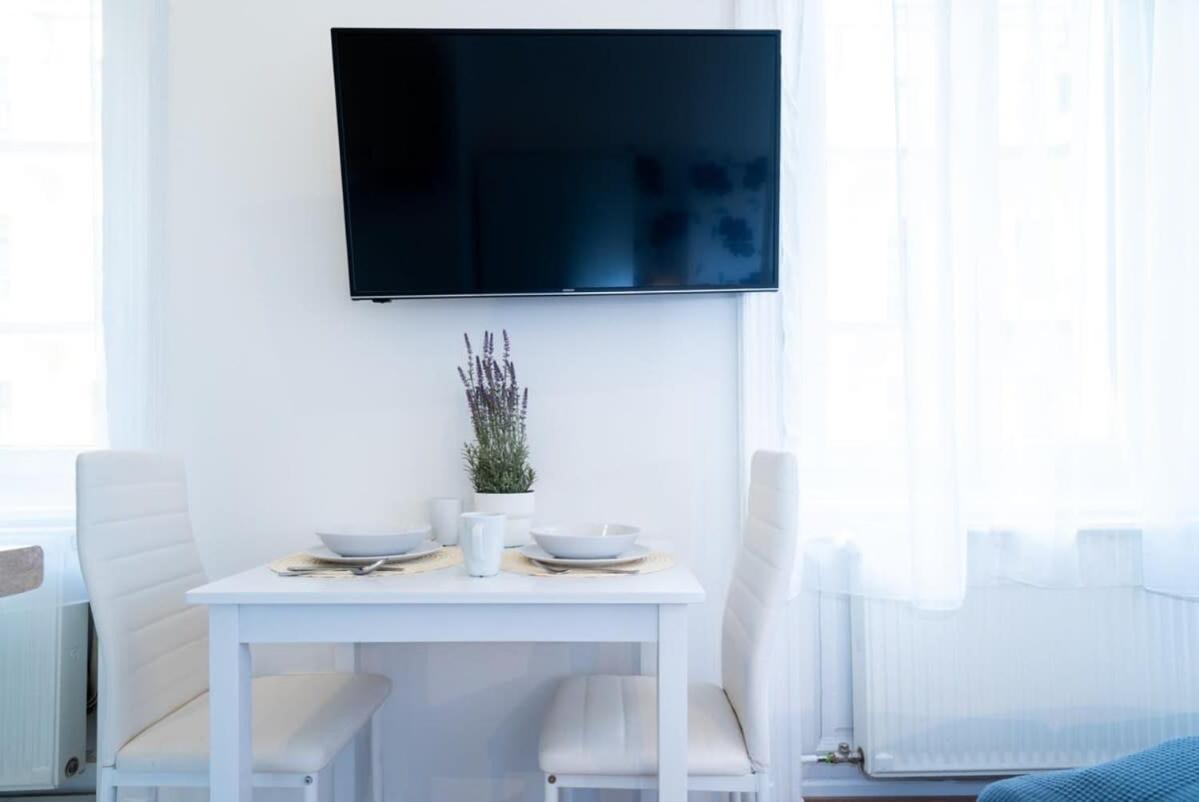 Modern Intimate Studio In The Center Βουδαπέστη Εξωτερικό φωτογραφία